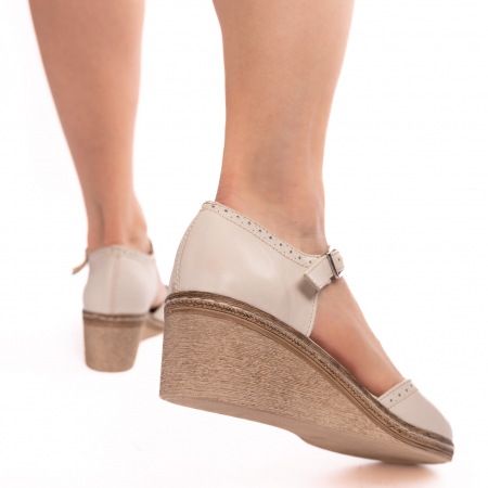 Pantofi din piele naturala 242 crem [1]