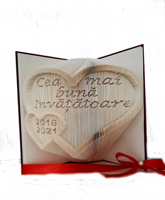 Carte Sculptata in forma de inima cu textul „Cea mai buna invatatoare” [1]