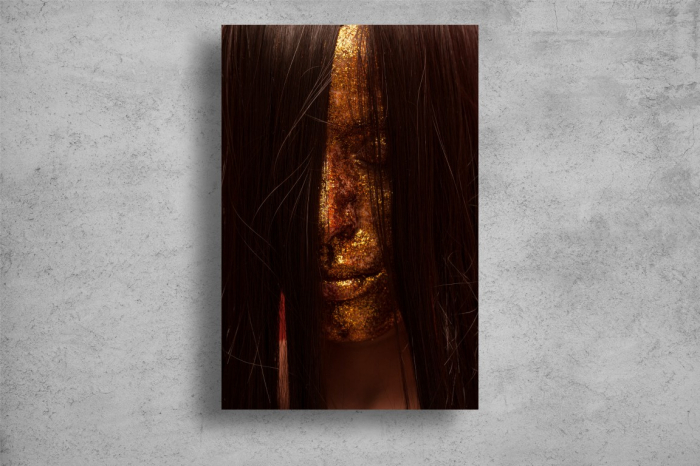 Tablou Canvas - Femeie cu machiaj auriu [2]