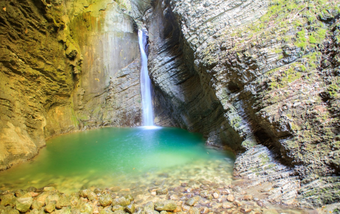 Tapet Premium Canvas - Cascada din Slovenia [2]