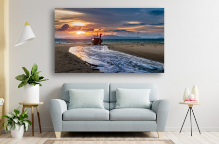 Tablouri Canvas cu peisaje - Tablou Canvas - Barca esuata pe plaja la apus