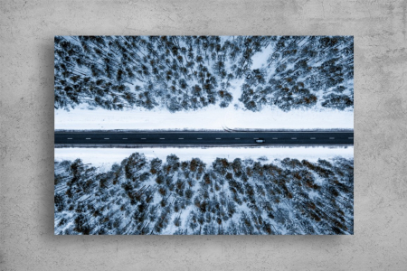 Tablou Canvas - Drumul vazut de sus din padurea inzapezita [1]