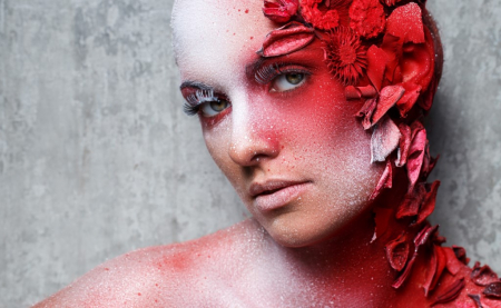 Tablou Canvas - Femeie cu makeup artistic rosu [1]
