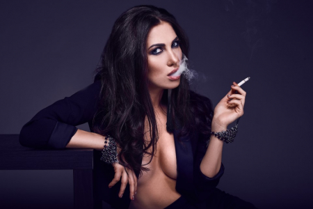 Tablou Canvas - Femeie sexy cu bratari [1]