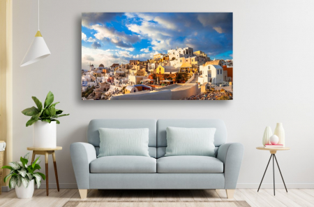 Tablouri Canvas Urbane - Tablou Canvas - Nori deasupra orasului Santorini