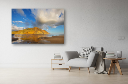 Tablouri Canvas cu peisaje - Tablou Canvas - Plaja si muntele la apusul soarelui