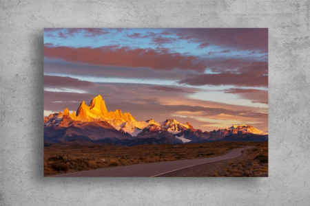 Tablou Canvas - Rasaritul peste muntii din Patagonia [1]