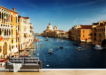Urbane - Tapet Premium Canvas - Cu barca prin oras