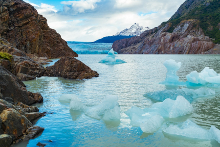 Tapet Premium Canvas - Micul iceberg din Patagonia [1]
