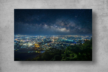 Tapet Premium Canvas - Orasul luminat vazut de pe varful muntelui [1]