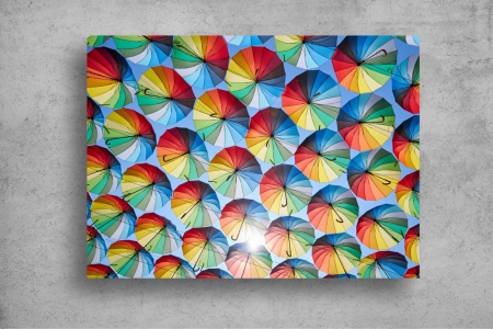Tapet Premium Canvas - Umbrele colorate deasupra orasului [1]