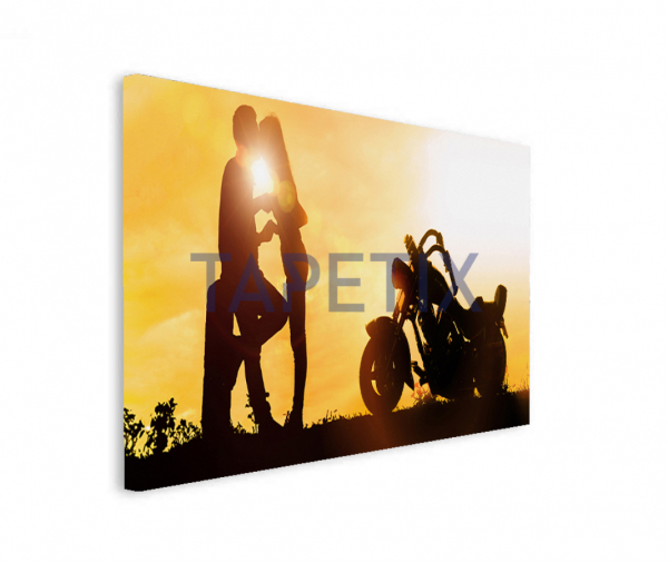 Tablou Couple Kissing at Sunset [2]