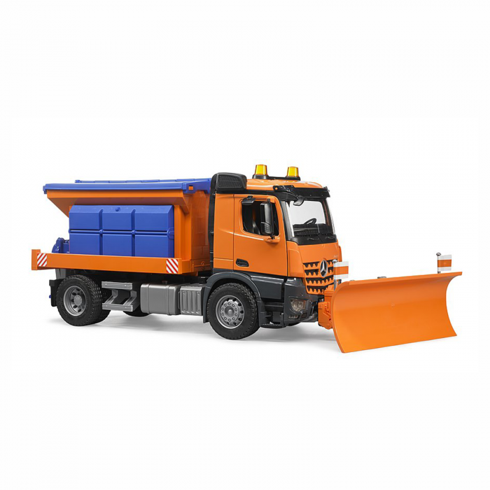 Camion de deszăpezire MB Arocs cu plug de zăpadă și distribuitor de antiderapante [3]