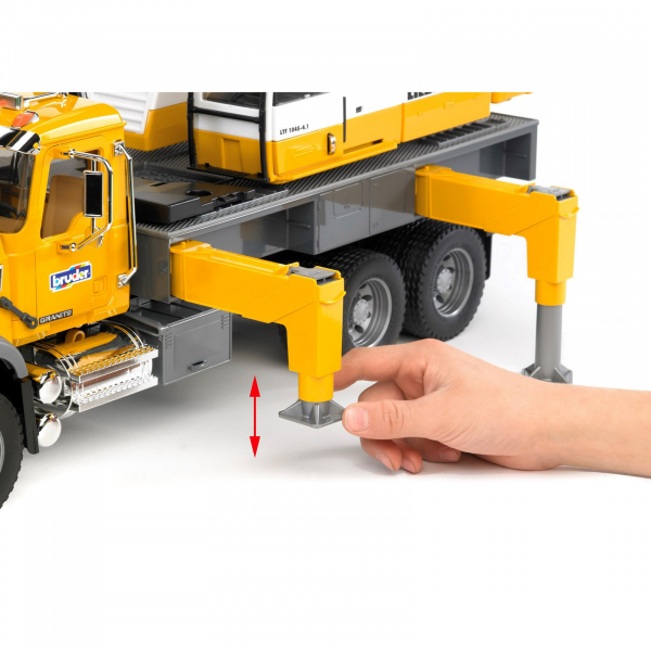 Jucarie - Camion Mack Granite cu macara Liebherr 02818 Bruder 1:16 02818 [5]