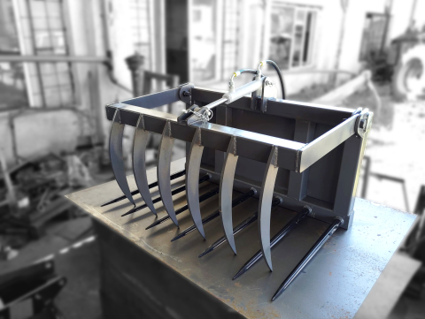 2.6.1. Echipamente atasabile - Cupa crocodil - Kroko cu 1 cilindru si 7 tepuse 800-1200 mm