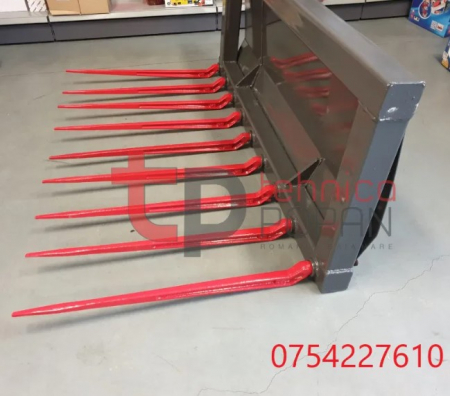 2.6.1. Echipamente atasabile - Furca gunoi 9 tepuse rosii