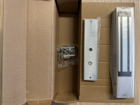 Electromagnet aplicabil SM-280LEDA, de 280 kg forta cu led si monitorizare [4]