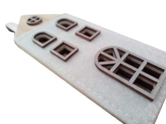 Casuta decorativa din lemn si pasla 14 cm [2]