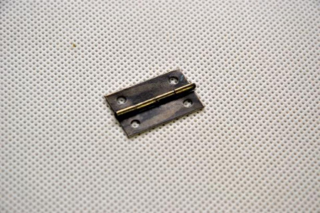 HOBBY: Unelte & Accesorii - Balama antic 2.9 x 1.7 cm, cu 4 gauri de 3 mm