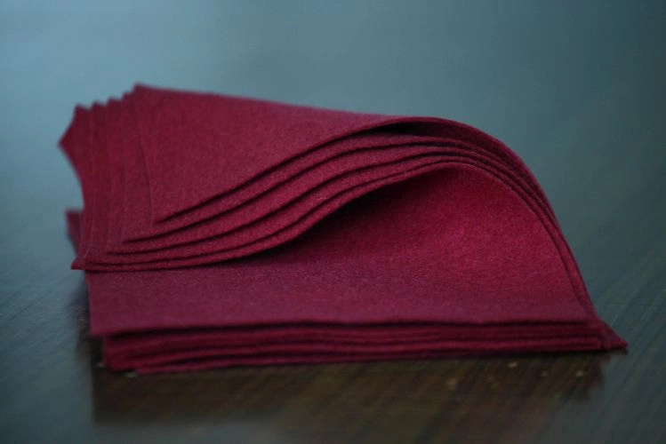 Fetru 100% - Fetru A4 ZORIN (100%lana)- bordo