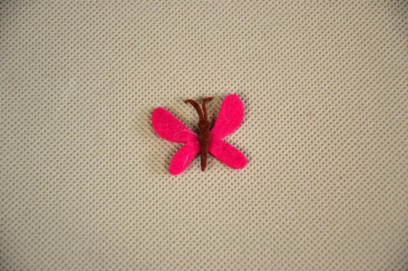 Figurine din fetru - Figurine din fetru- fluture - pink - 4cm
