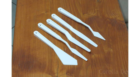 Accesorii pictat - Set 5 cutite pictura din plastic