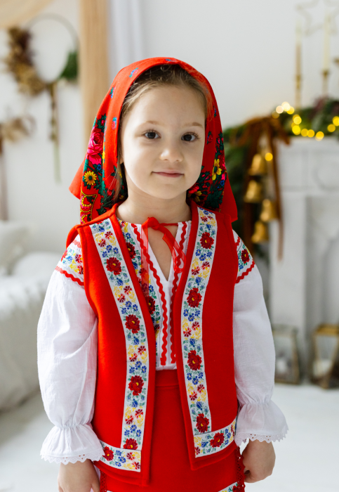 Costum  rosu traditional pentru fetite TinTin Shop [4]