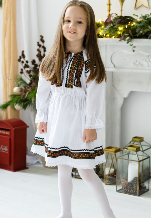 Costum negru  traditional pentru fetite TinTin Shop [6]