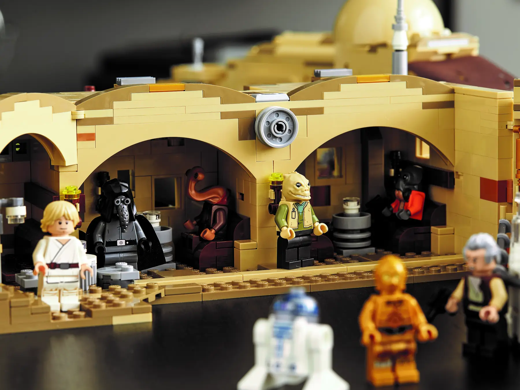 LEGO Star Wars - Mos Eisley Cantina 75290, 3187 piese [13]