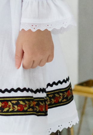 Costum negru  traditional pentru fetite TinTin Shop [7]