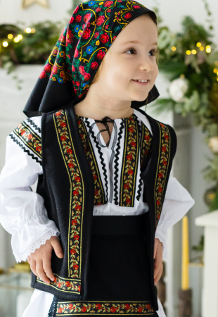 Costum negru  traditional pentru fetite TinTin Shop [9]