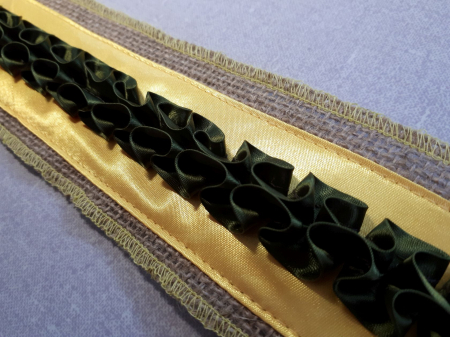 Benzi textile decorative din iuta - Banda iuta cu fundite satin aplicate