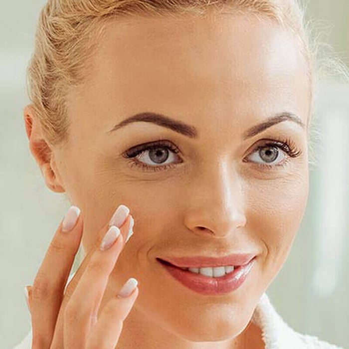 Set creme pentru față LR MicroSilver Plus, curățare completă, impurități și bacterii, ten sensibil și gras, iritații, coșuri, acnee [2]