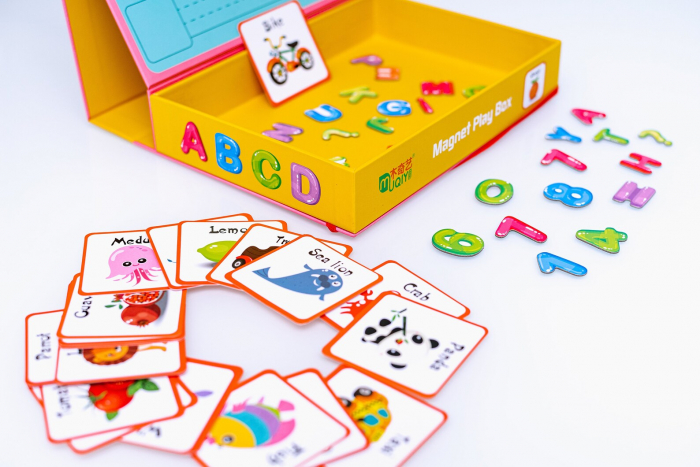 Cutie cu puzzle Magnetic Play Box Cifre si Litere, 101 piese, multicolor [3]