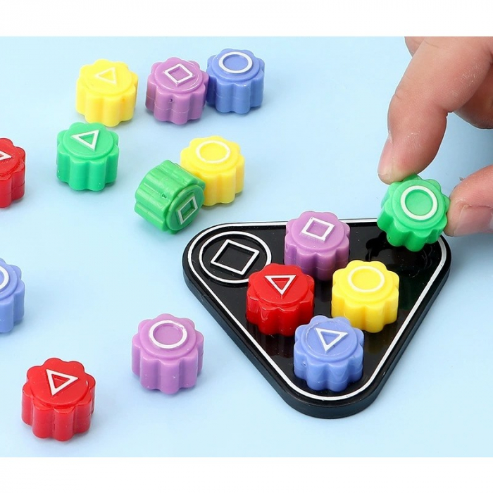 Gonggi Joc Traditional Coreean, Squid Game si Jocul Calamarului, Set 5 Piese Multicolore, Tabla Triunghiulara Neagra [3]