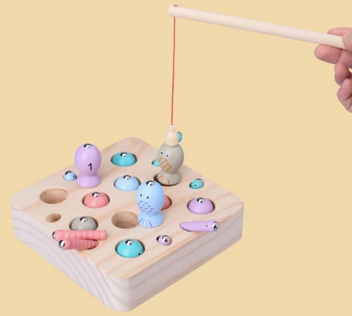Jucarie de pescuit magnetic din lemn Catch Worms Fishing Game [5]
