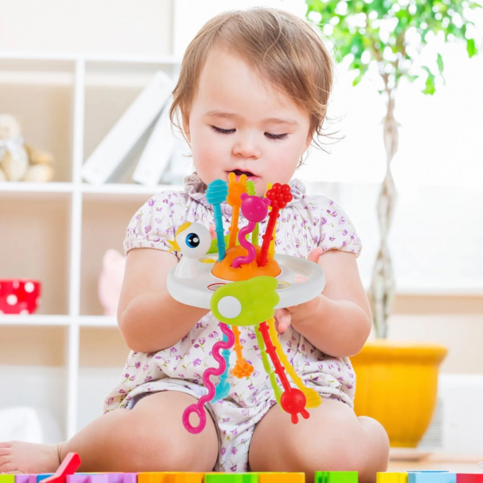 Jucarie senzoriala Montessori Ratusca pentru bebelusi cu snur din silicon, abilitati motrice, alb, 18.5x11 cm [3]