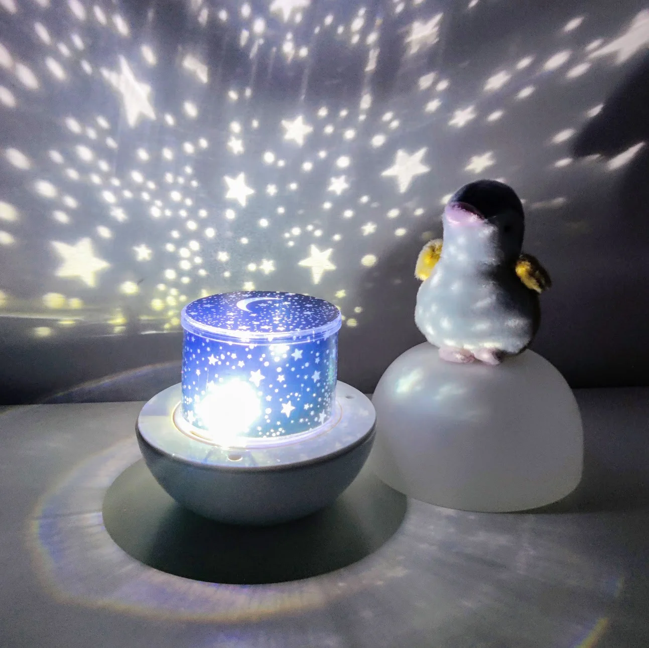 Lampa de veghe portabila, rotativa cu proiectii, melodii si bluetooth,pinguin [2]