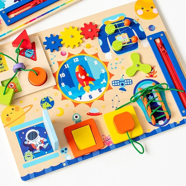 Placa Senzoriala Montessori Activitati Uzuale, Busy Board Racheta [2]