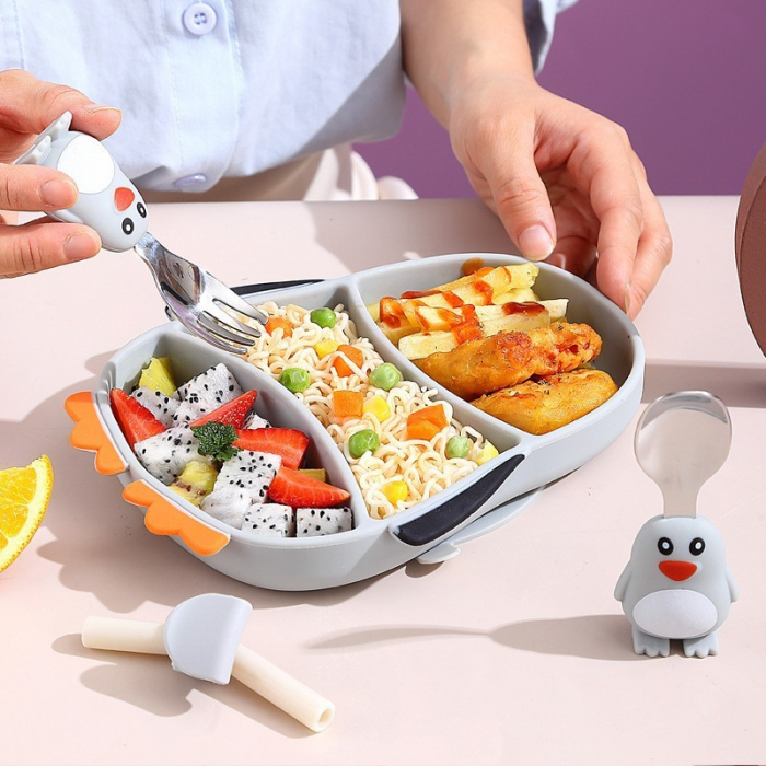 Set diversificare bebelusi din silicon, farfurie compartimentata in forma de Pinguin, lingurita, furculita si pai, ventuza fixare, gri [3]