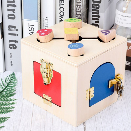 Cub educativ Montessori din lemn cu incuietori si labirint, multicolor [2]