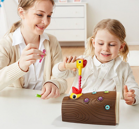 Jucarie educativa de indemanare Hraneste Ciocanitoarea, multicolor [2]