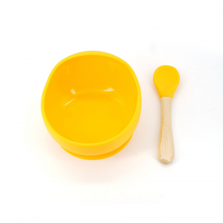 Set 2 piese diversificare bebelusi si copii din silicon, bol cu ventuza, lingurita din lemn si silicon, fara alergeni, galben [1]
