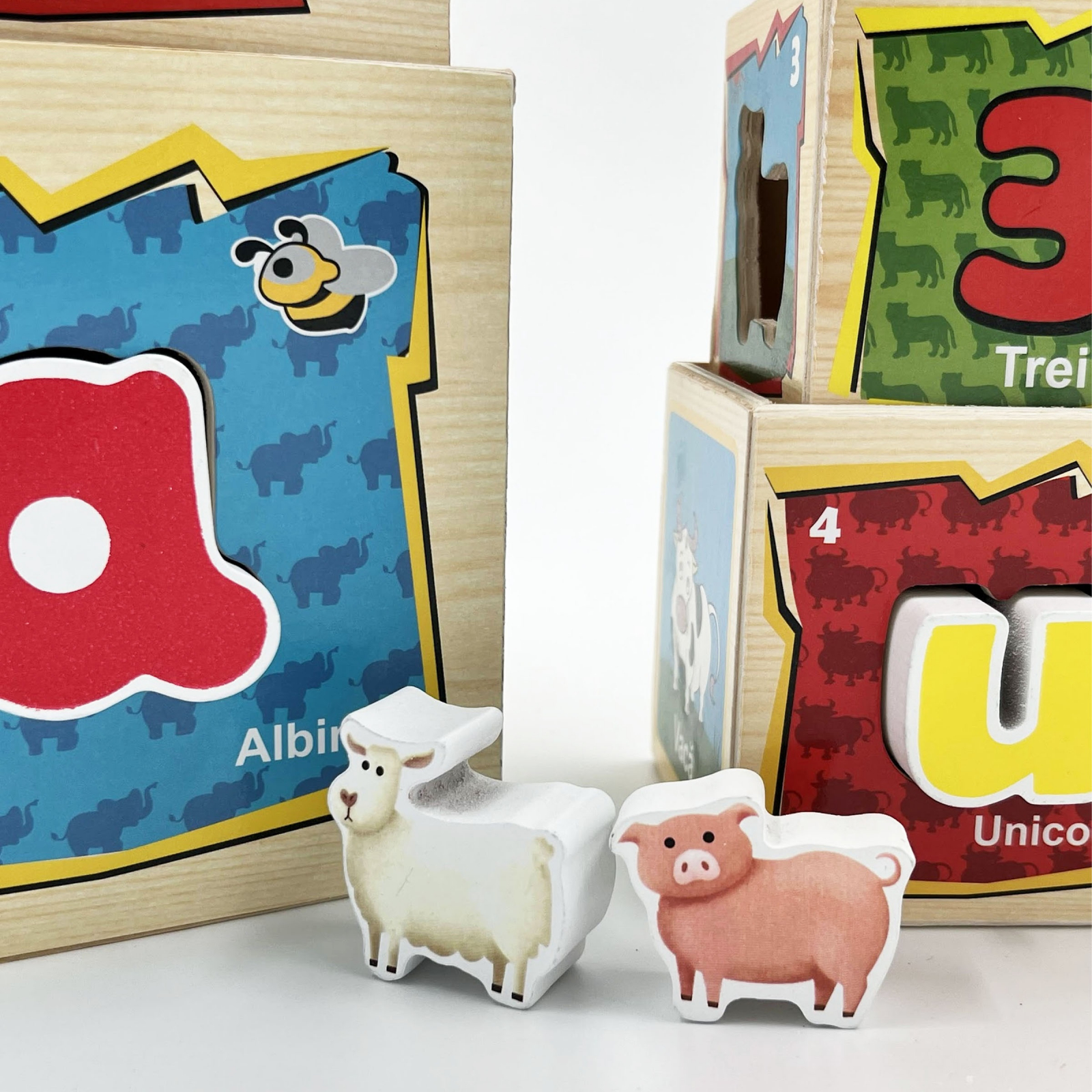 Turn Montessori in limba Romana din lemn cu 8 cuburi Cifre si Animale, multicolor [4]