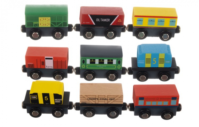 Set Trenulet Educational din Lemn cu Prindere pe Magneti, Format din 12 Elemente, Multicolor [4]