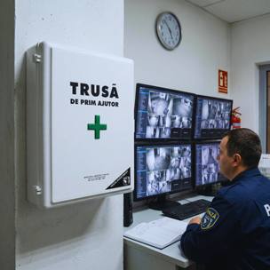 Truse și Stații de PRIM AJUTOR