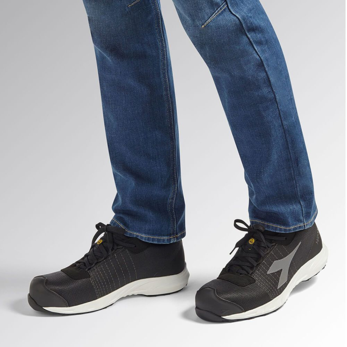 DIADORA FLY LITEBASE MATRYX S3, Pantofi de protecție din material Matryx, cu talpă Vibram [2]