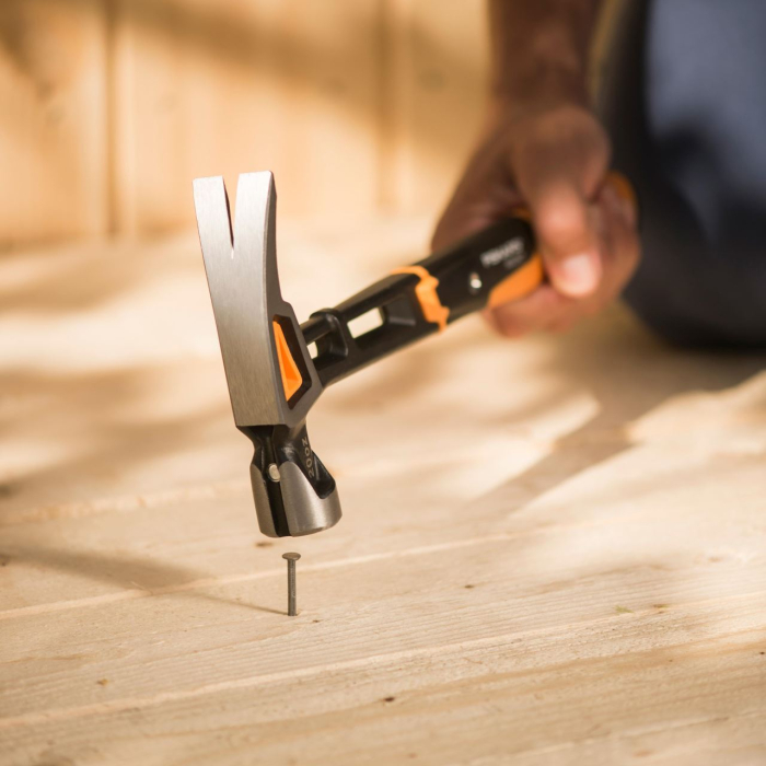 FISKARS ISOCORE, Ciocan universal cu suprafață magnetică pentru cuie [2]