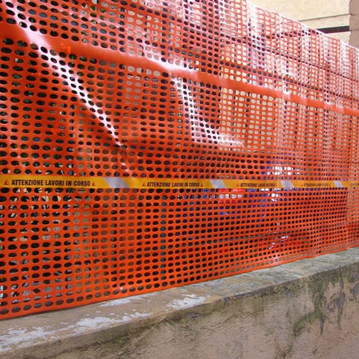 Plasă perforată pentru delimitare și avertizare, înălțime 1m, lungime 50m [3]