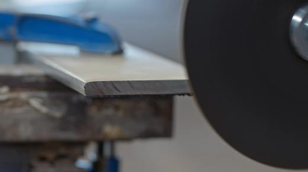 BOSCH PRO Stainless Steel, Disc de tăiere din material compozit, cu durată mare de viață, pentru polizoare unghiulare mari, alezaj 22,23 mm, Ø 180-230 mm [2]